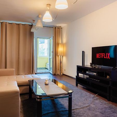 Comfy Apartment With Private Parking And Netflix Bukareszt Zewnętrze zdjęcie